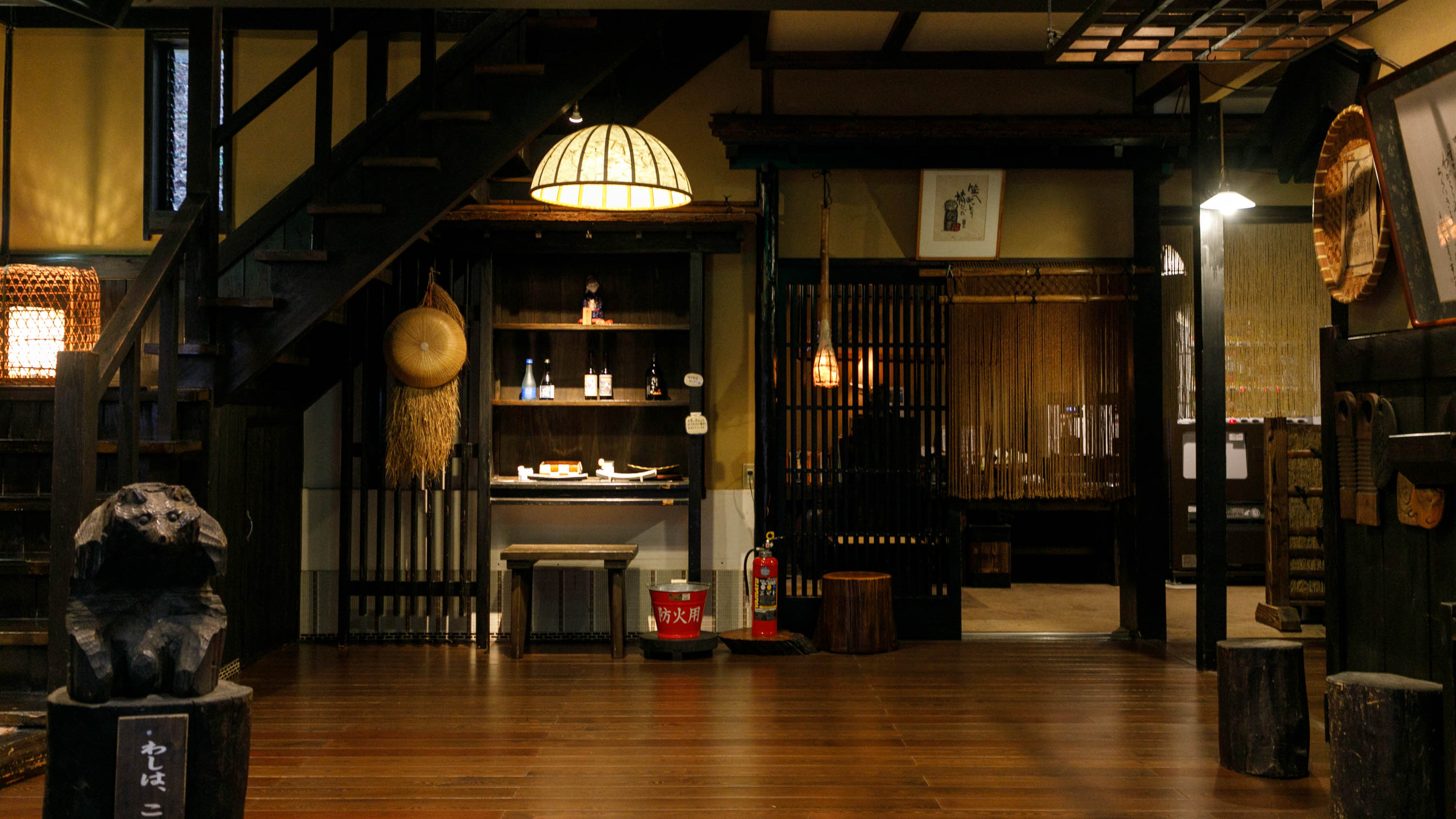 華美な装飾のない、落ち着いた佇まい