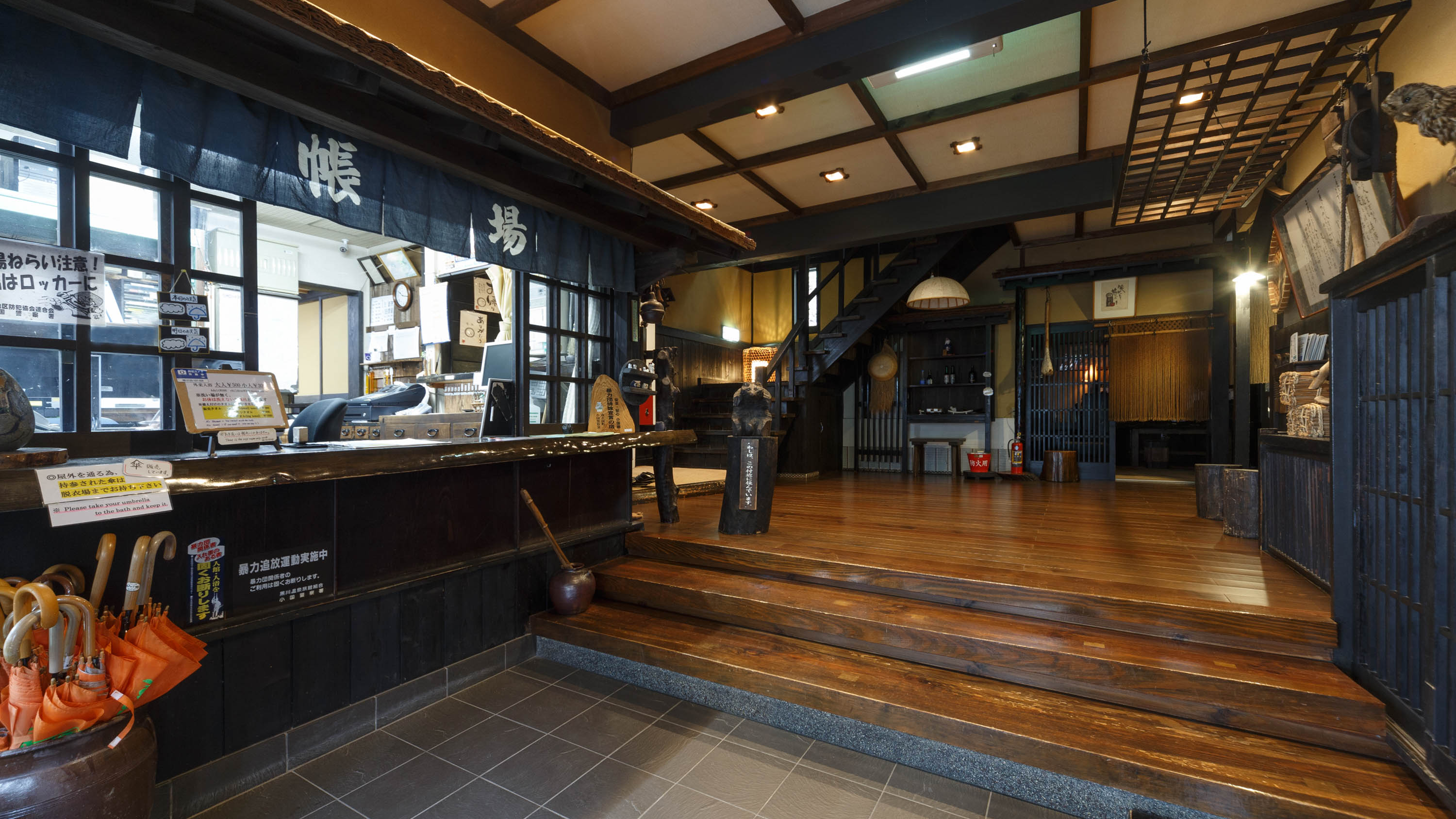 120余年の歴史を感じる、玄関帳場