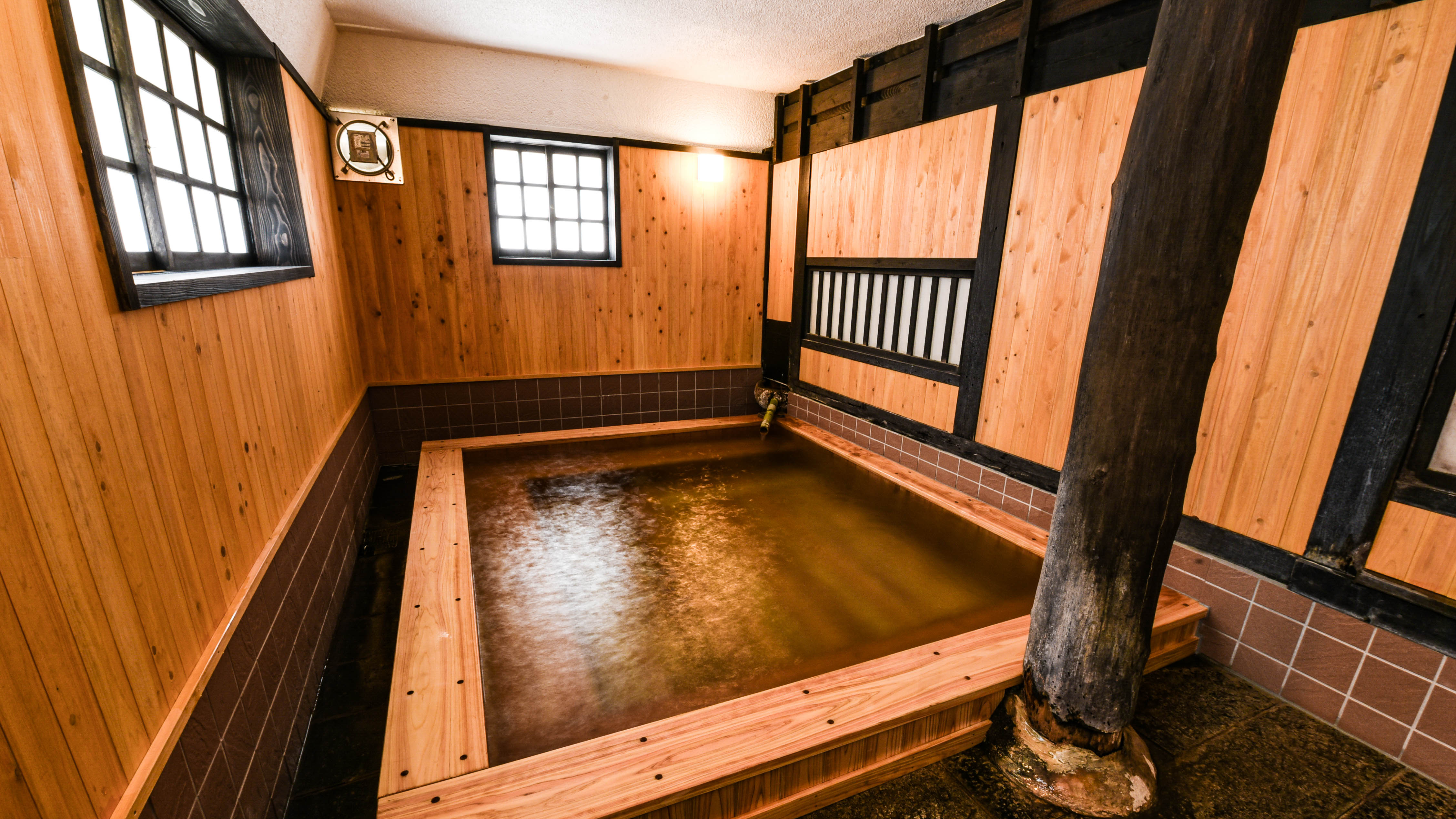 【内風呂】檜風呂(男女日替わり)