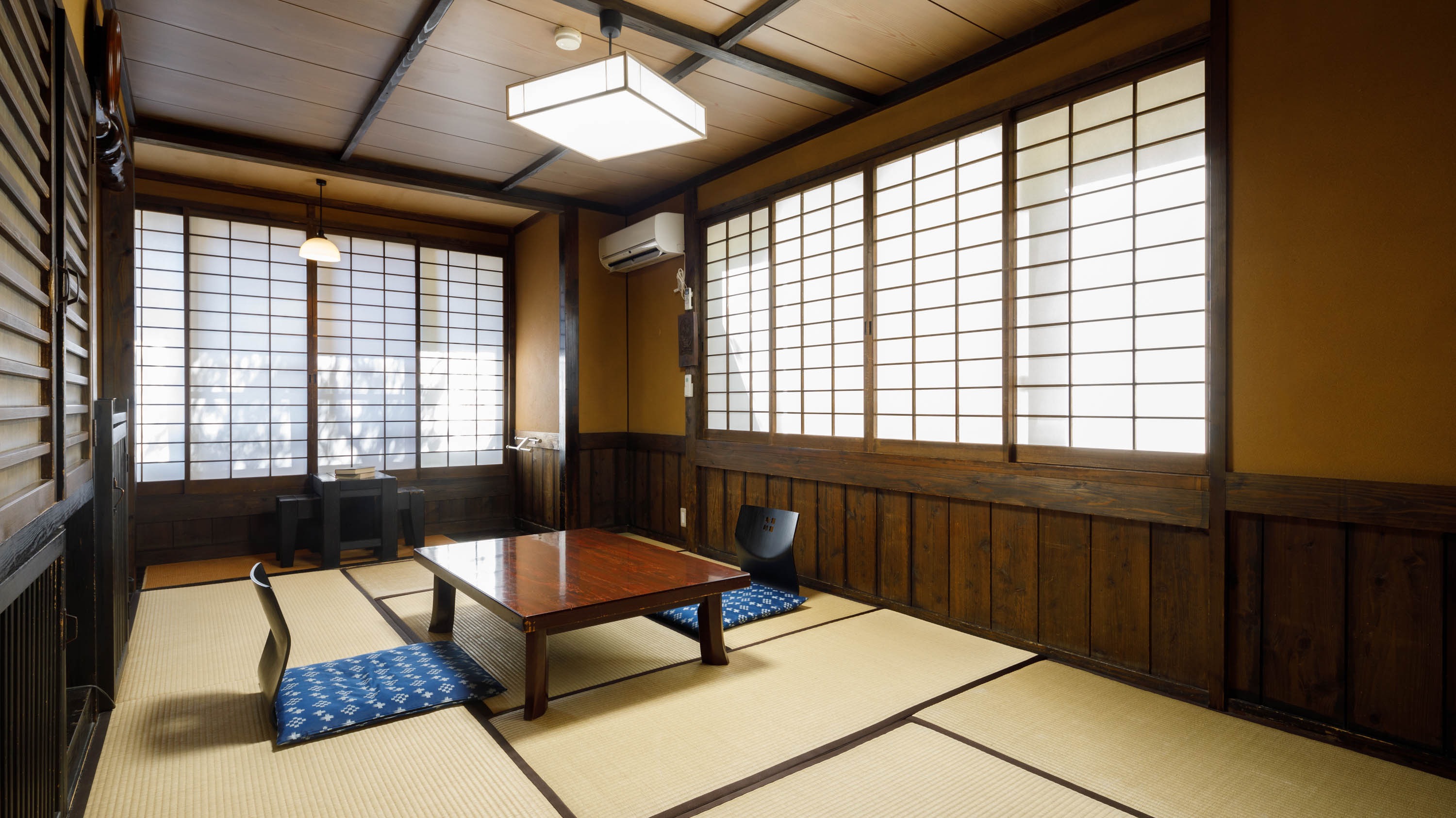 昔ながらの趣を残す６畳和室