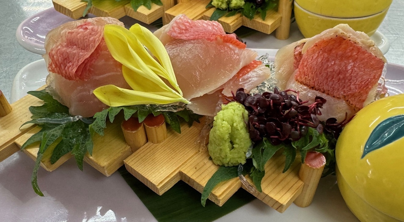 【超！直前割】梅雨の明けの南伊豆♪鮑の酒蒸し焼と金目鯛3種のお造り＆国産牛ステーキで「生」温泉ご堪能