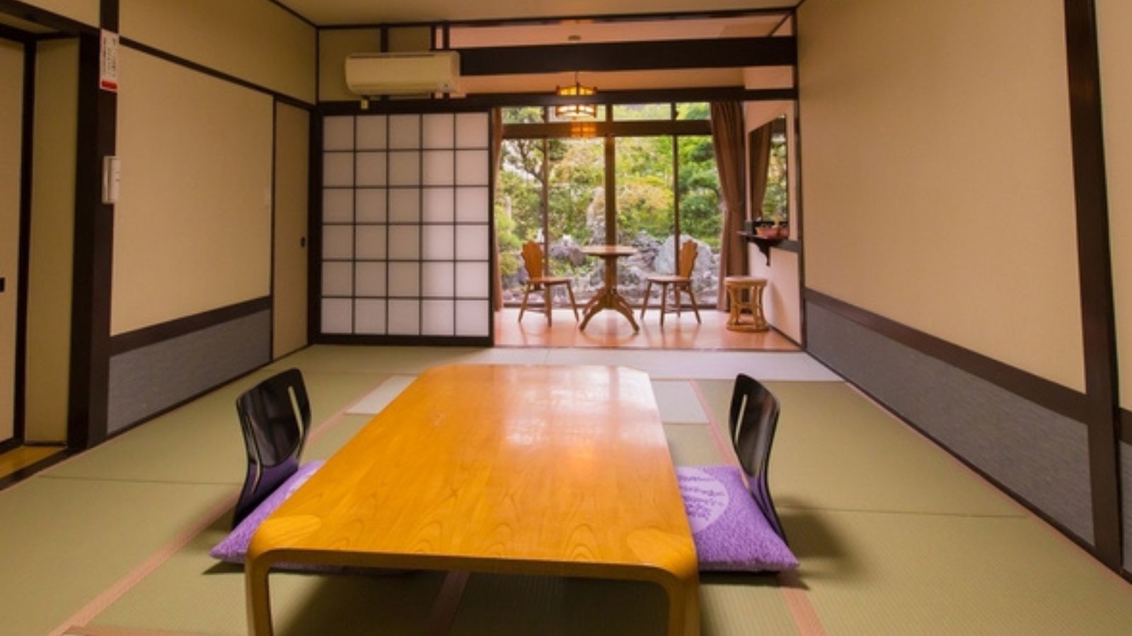 【素泊まり】和室10畳間+次の間＜大浴場で天然温泉＞