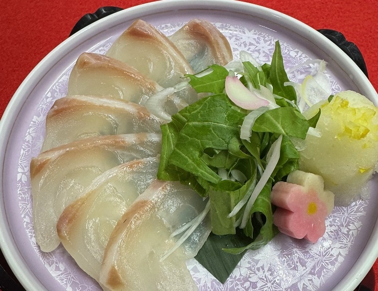 【3月〜5月限定】南伊豆の春の訪れと共に味わう「桜鯛」のふりふり鍋に舌鼓♪ お祝い事や記念日にも最適