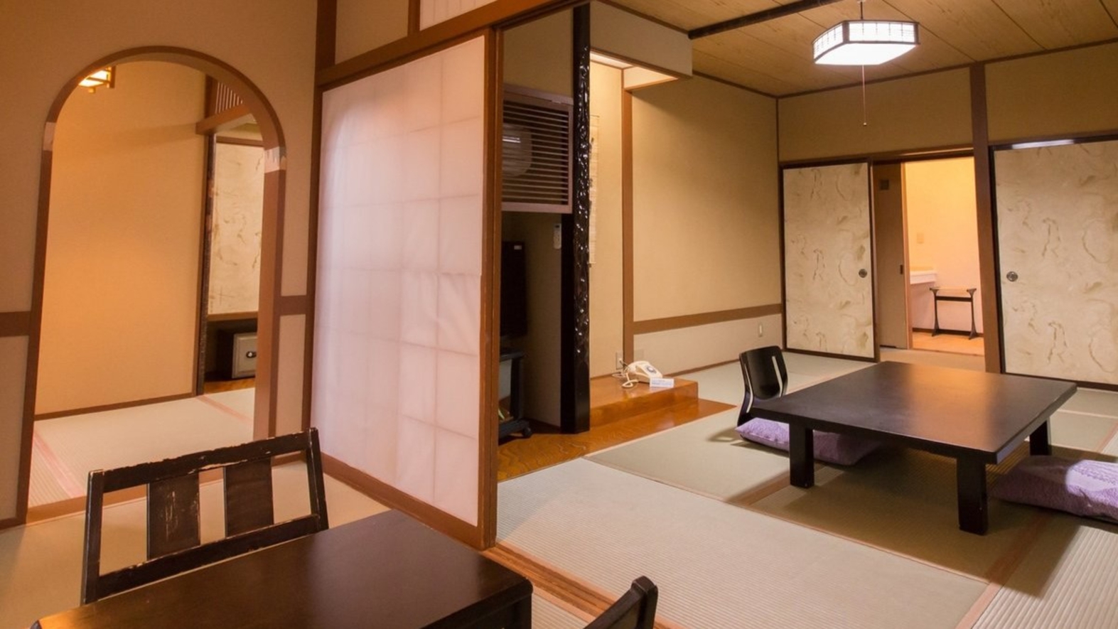 【ペットと泊まれる／食事処】和室2間+次の間＜大浴場＞