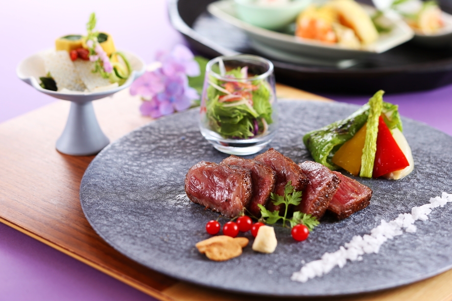 【特選】旬の味覚を豪華に堪能♪ 丹後の彩り美食「特選会席」