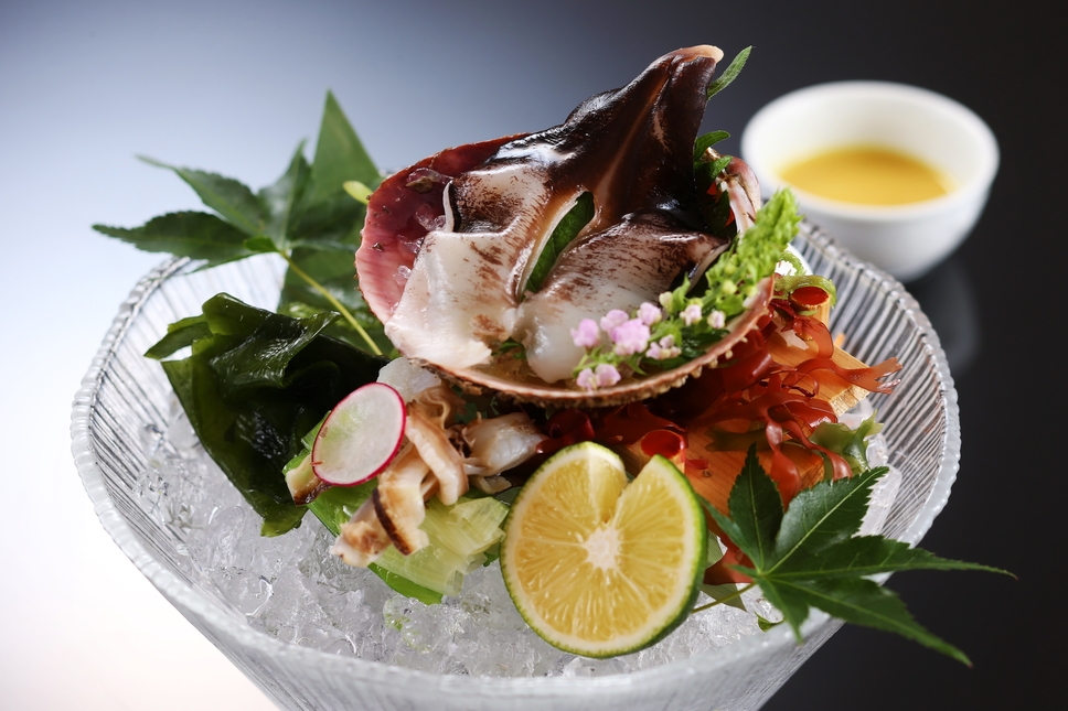 【初夏の特選】旬の味覚 丹後とり貝を豪華に堪能♪ 丹後の彩り美食「特選会席」