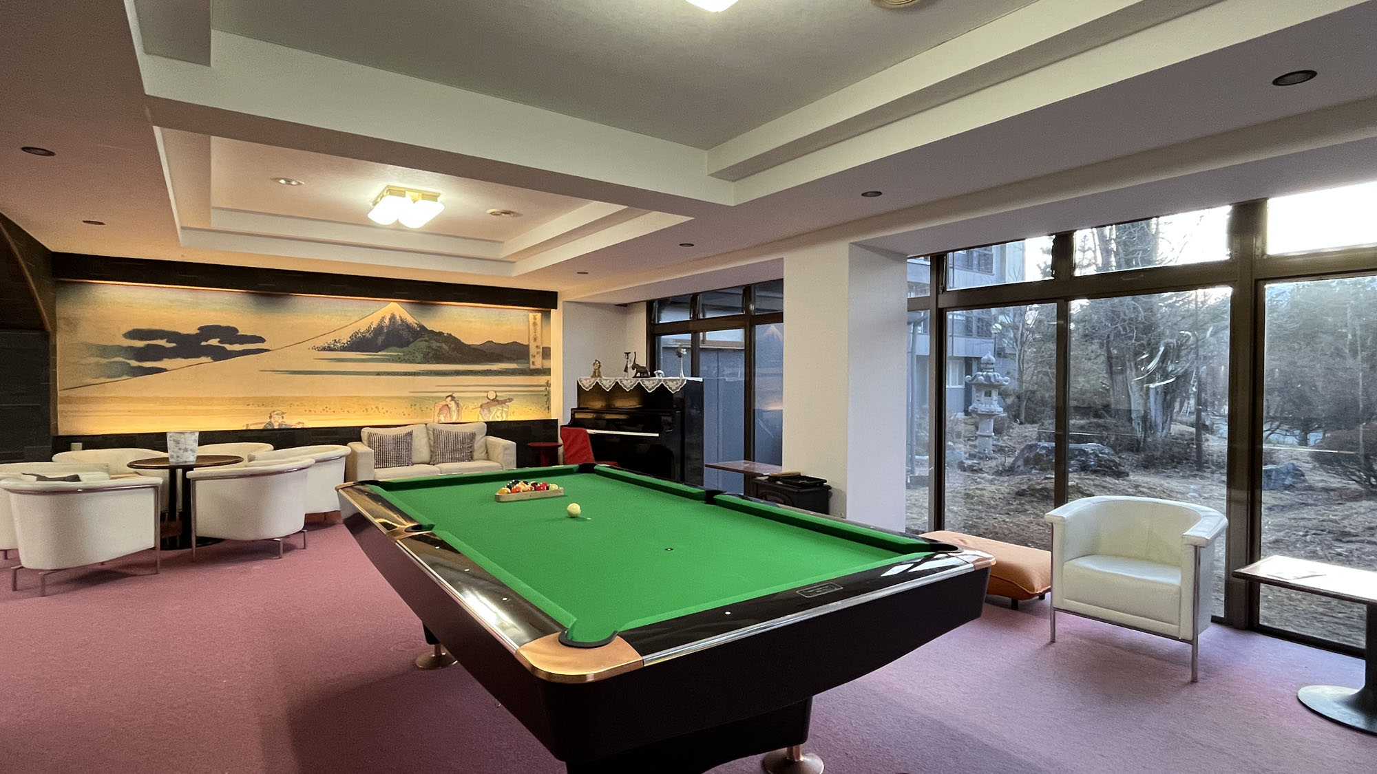 館内◆ロビー横のビリヤードスペース*