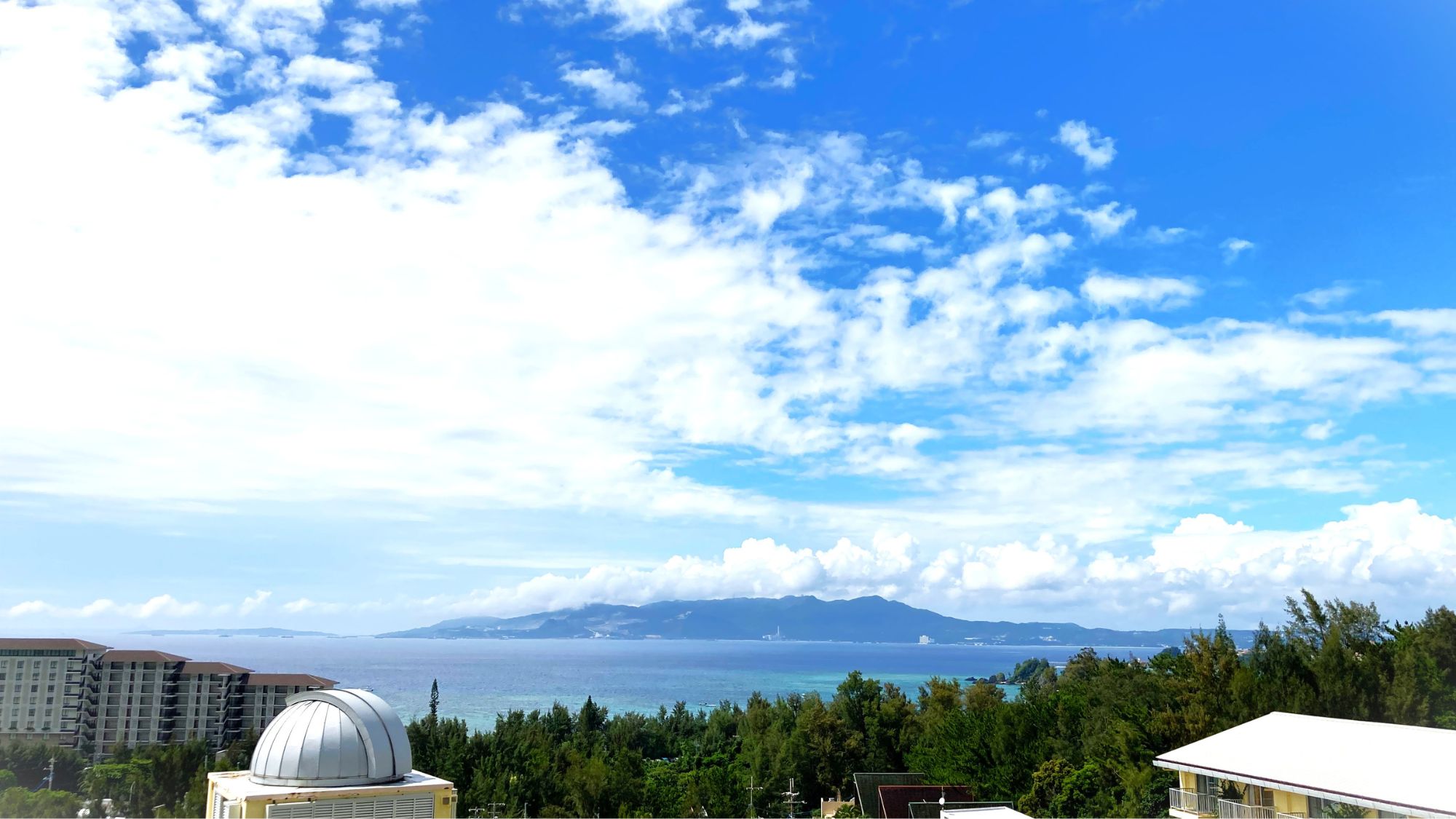 アネックス館眺望【アネックス館眺望】青い海と空が広がる絶景。沖縄の自然を独り占めする贅沢な朝を