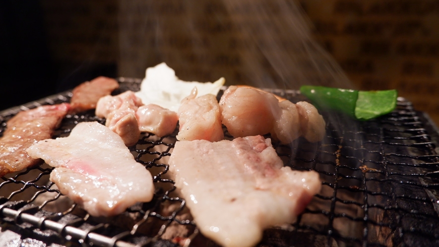 *【隣接レストラン】「炙り家みずほ」で本格的な炭火焼肉をどうぞ！