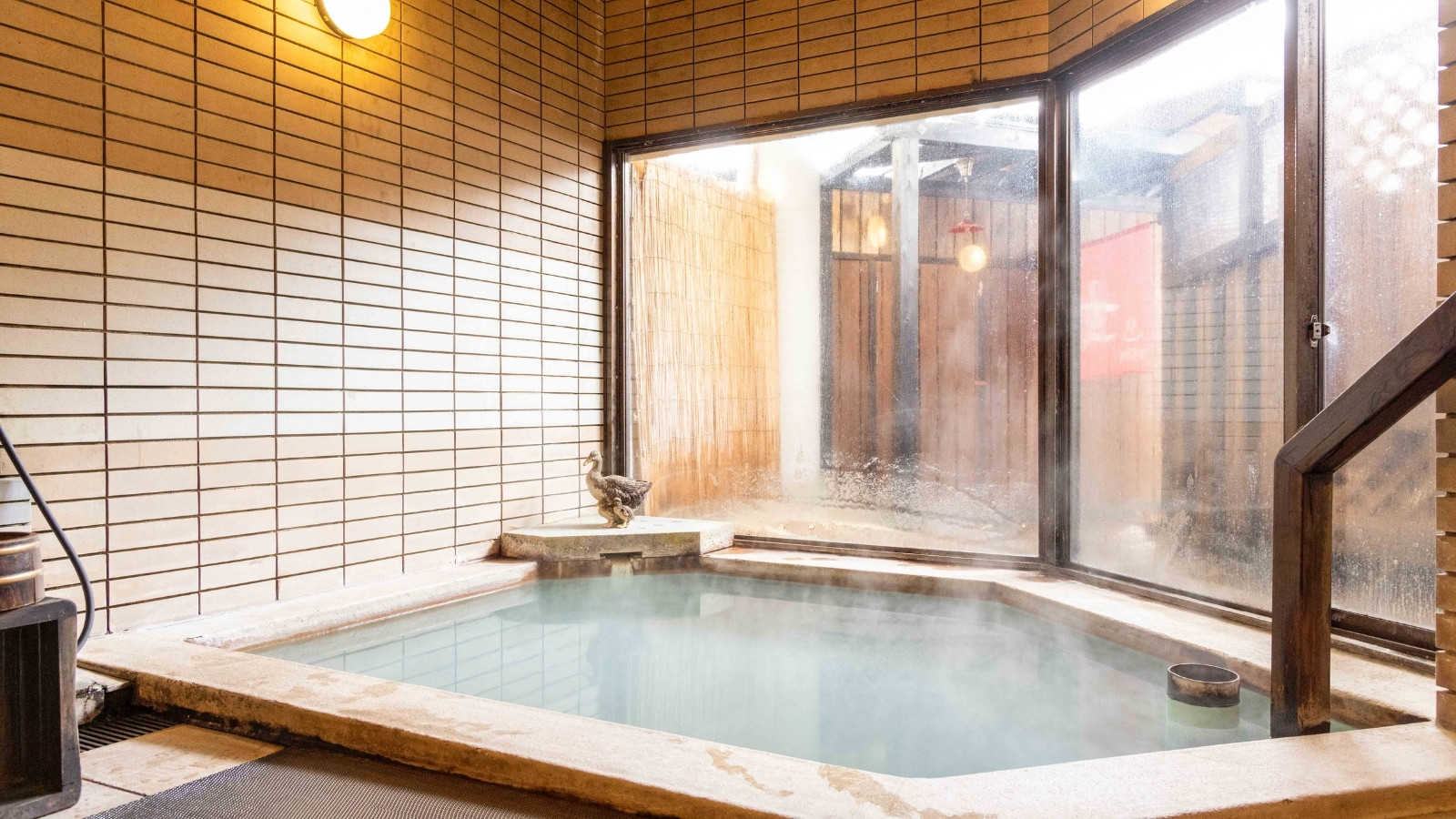 内湯 源泉かけ流し