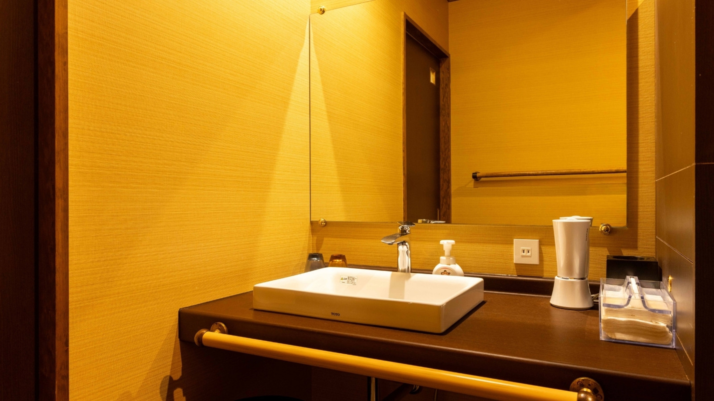 洋室ツイン【17.9平米】