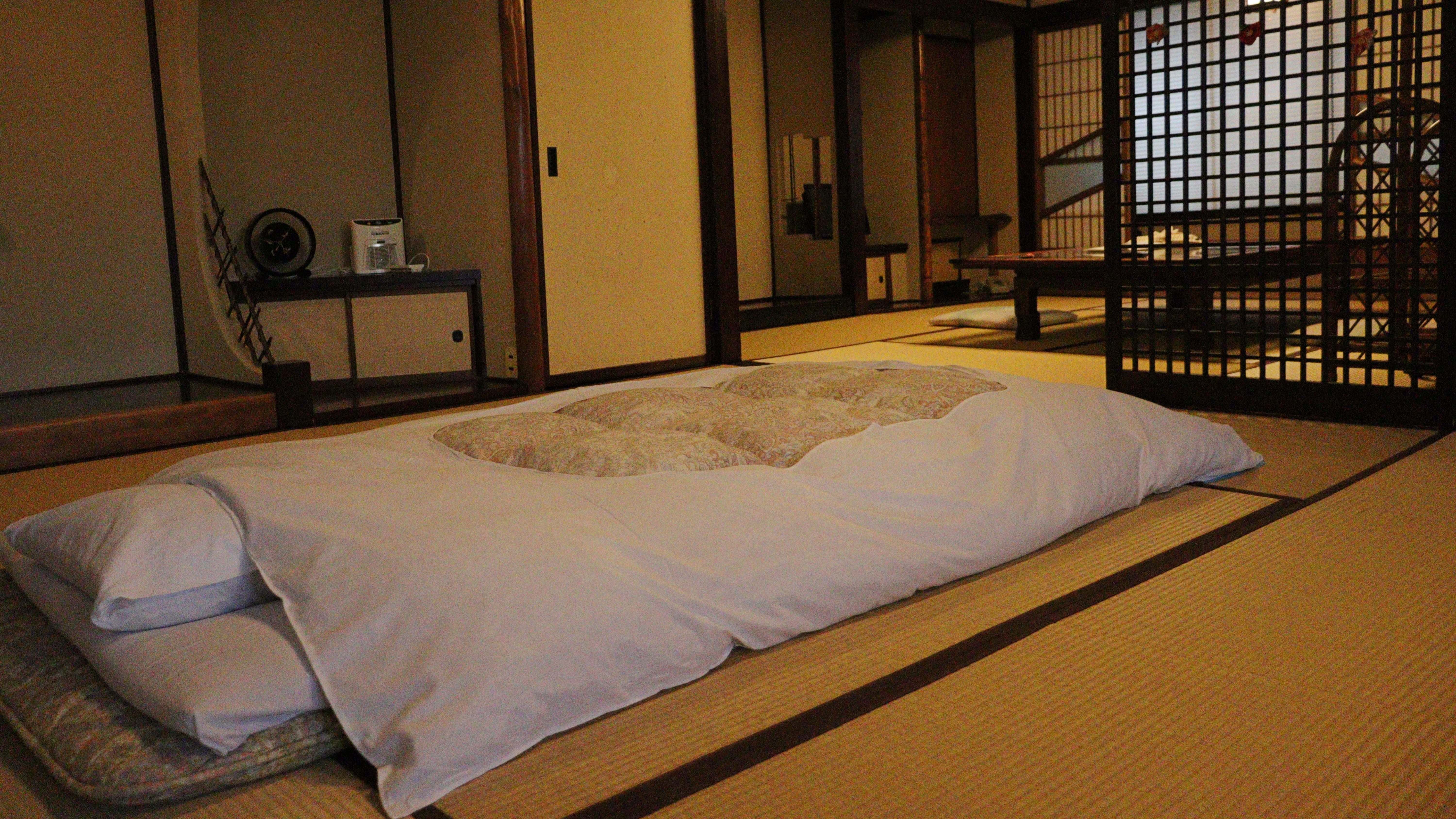  *【高岡大仏様正面 2間続き和室23畳】お布団を敷いてお迎えいたします