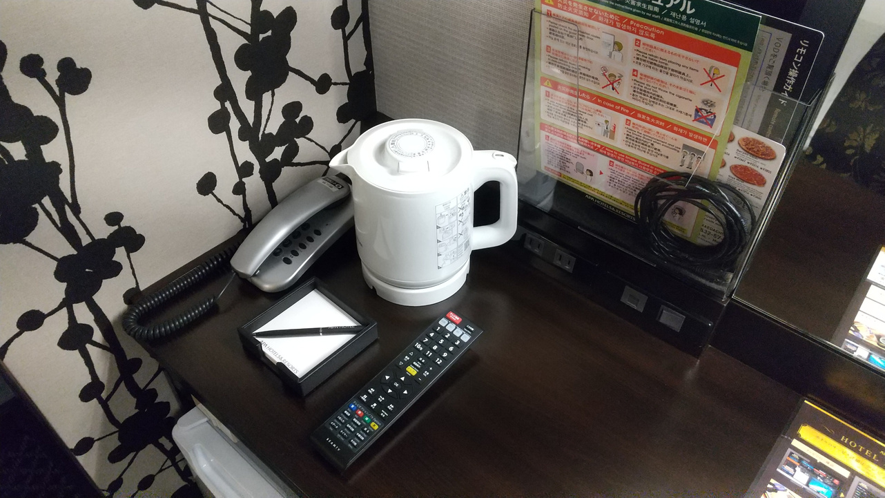 客室（ダブル）広さ10㎡／ベッド1台（140㎝幅タイプ）