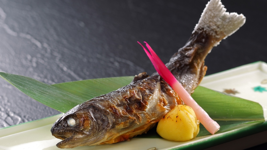 ◇鮎の塩焼き。千曲川の名物でもある川魚。シンプルに塩焼きにいたします。