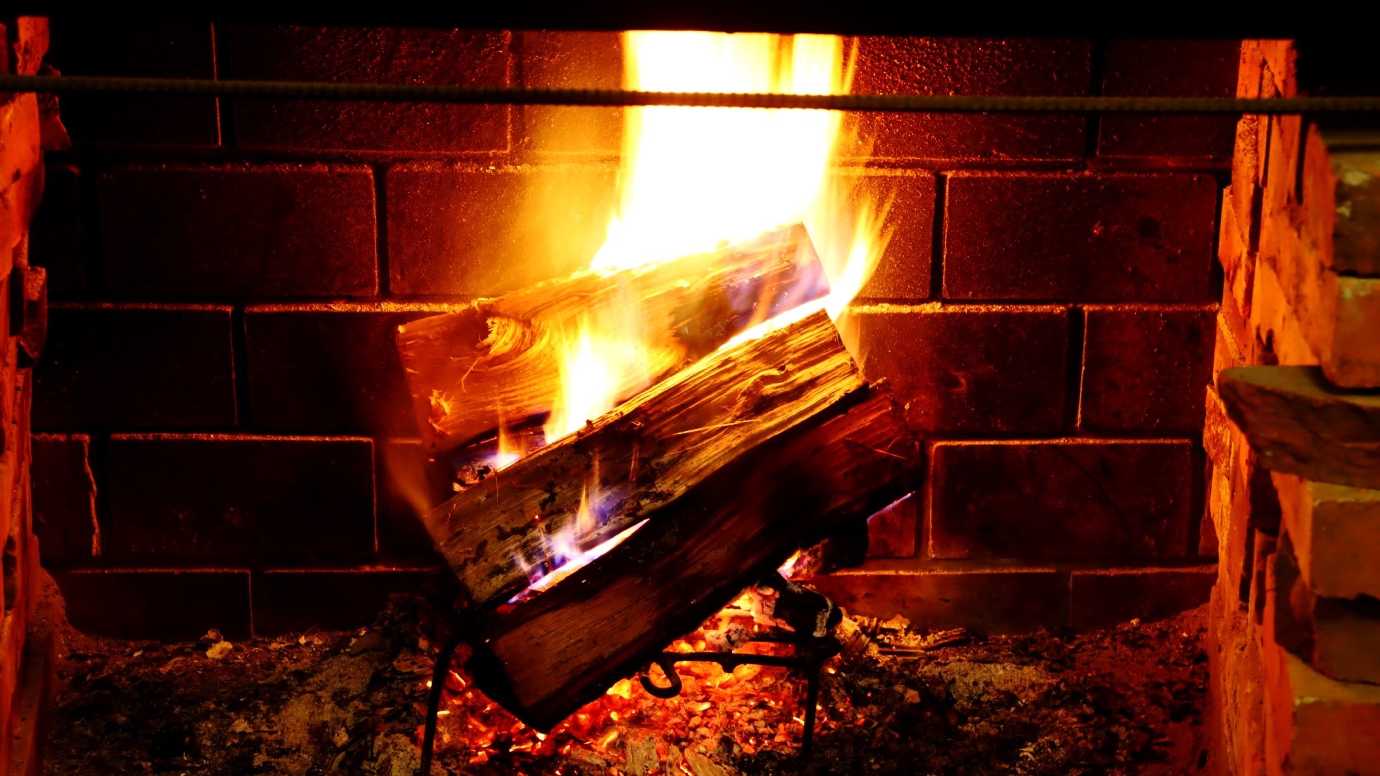 【冬季◇朝食付】夜は自由に♪館内レストランでの夕食も可能！和・洋日替りの朝ごはんつきプラン