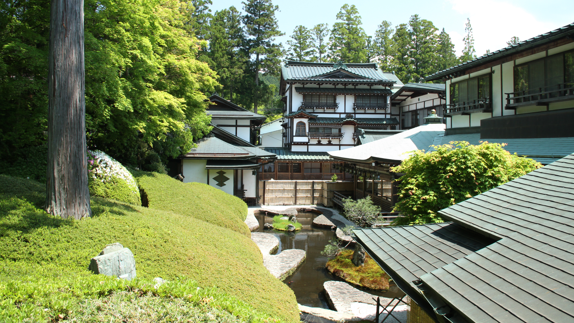 庭向き客室からの眺望（一例）