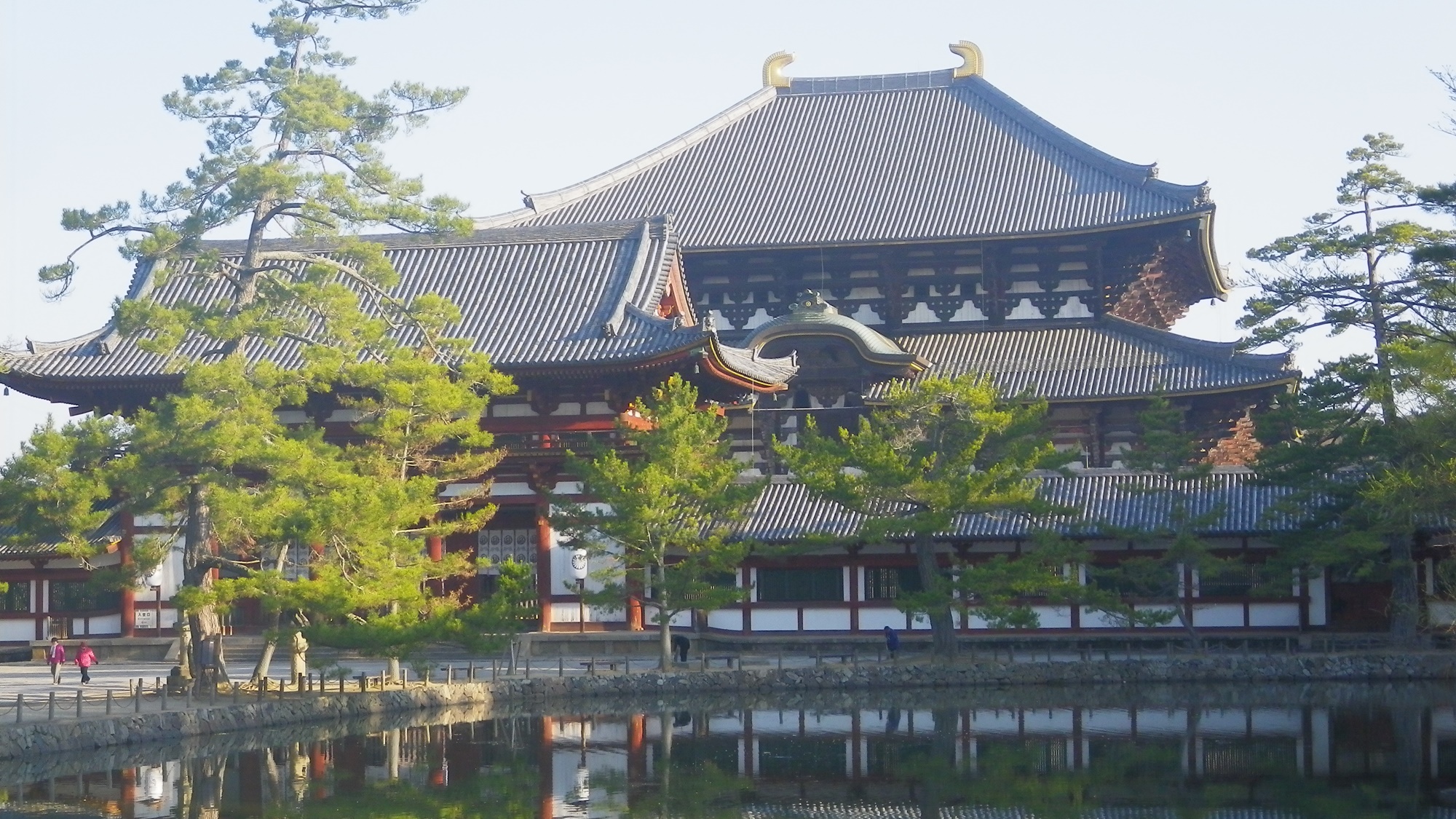 *周辺スポット：東大寺大仏殿（東大寺まで徒歩5分）