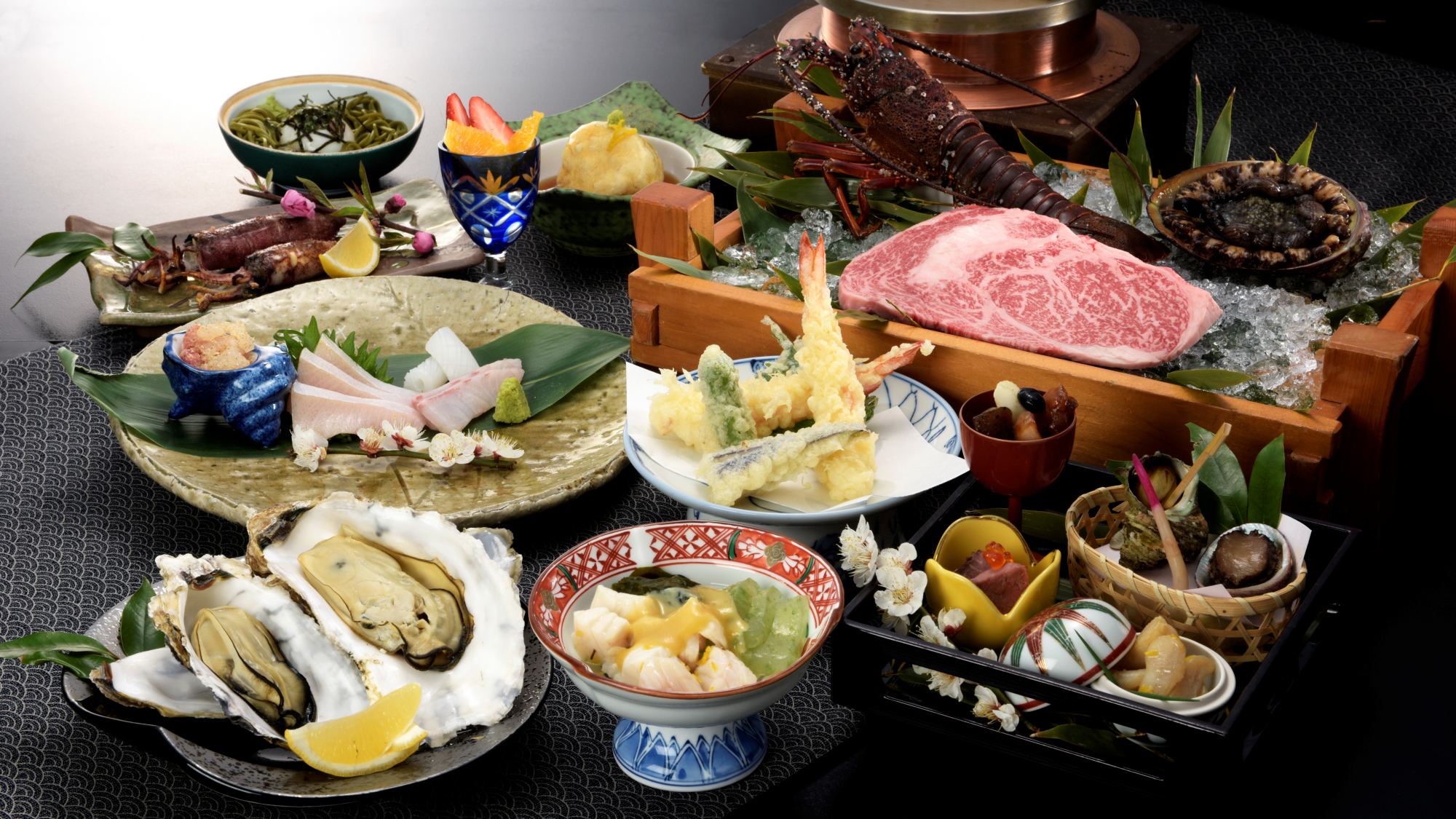 *【美乃島最上級コース】伊勢海老や鮑など海の幸とステーキもご用意（写真は一例です）