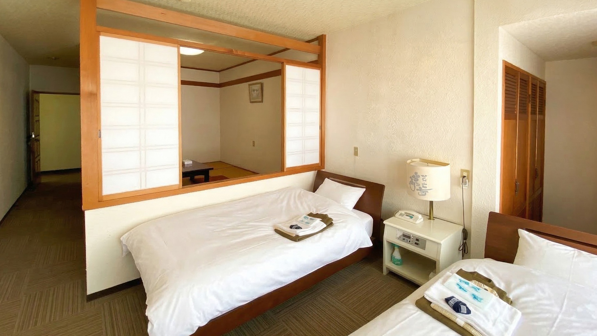 ・【本館：2F・N】ツインベッドルーム+和室6帖（喫煙）