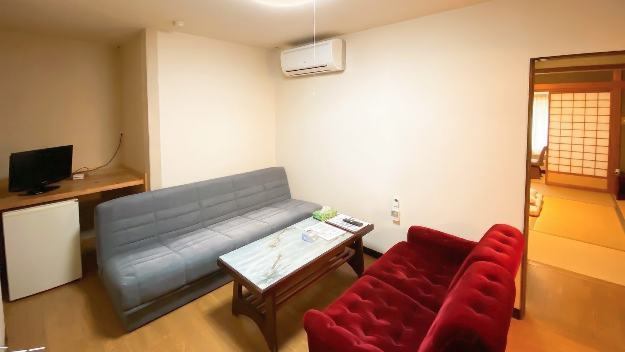 ・【本館：1F・R】和室10帖+リビング（喫煙）