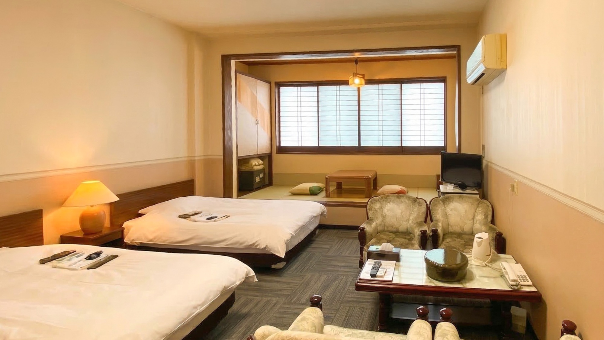 ・【新館：2F・J】ツインベッドルーム+畳スペース（禁煙）