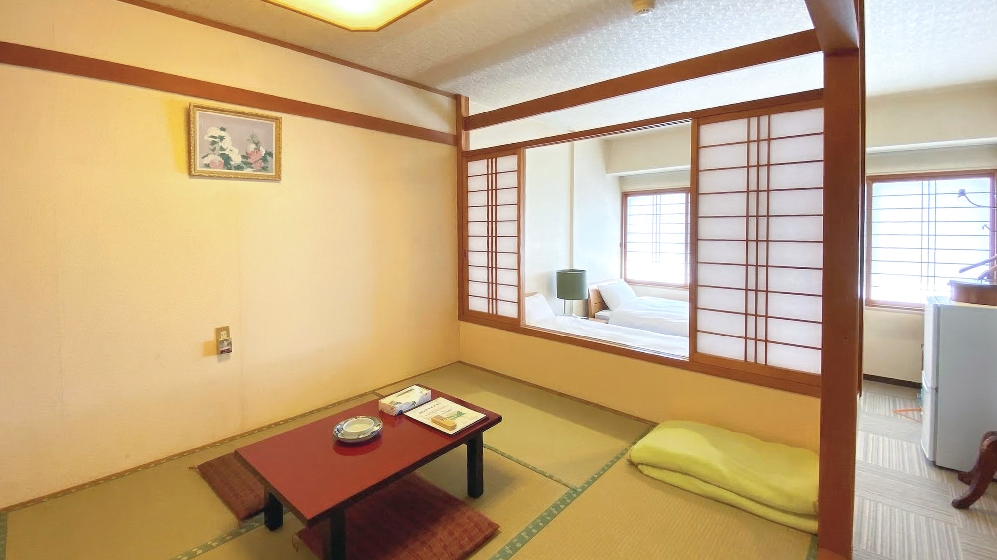 ・【本館：2F・N】ツインベッドルーム+和室6帖（喫煙）