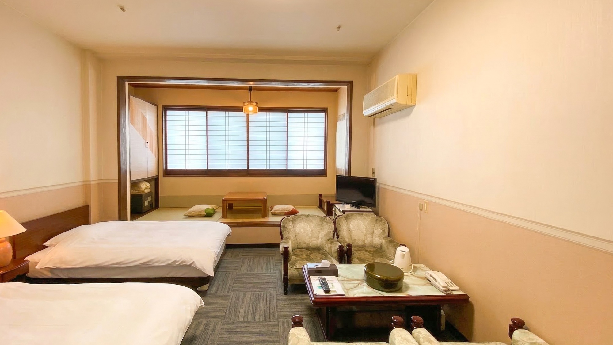 ・【新館：2F・J】ツインベッドルーム+畳スペース（禁煙）