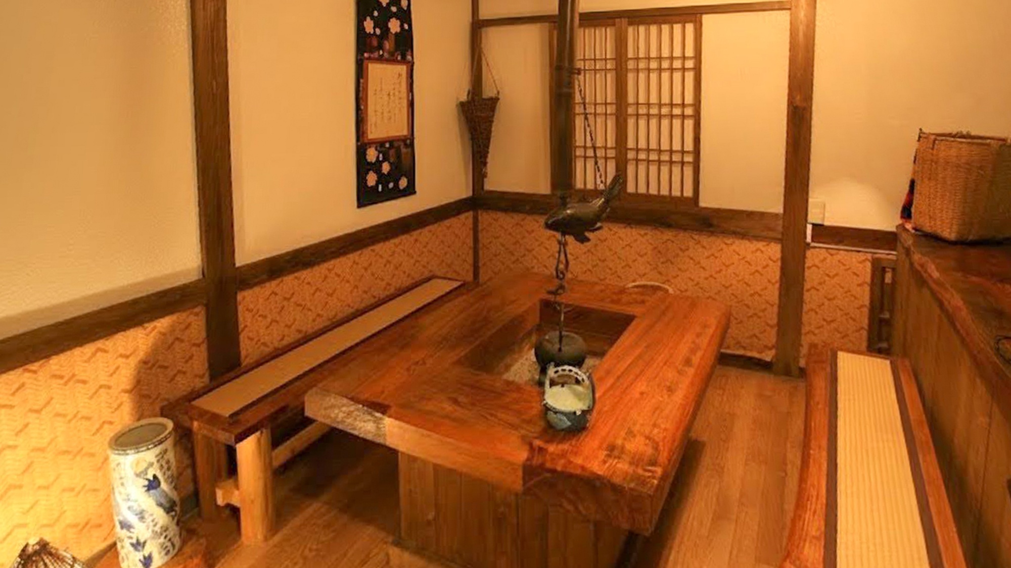 ・【ロビー】本館1F　囲炉裏スペース