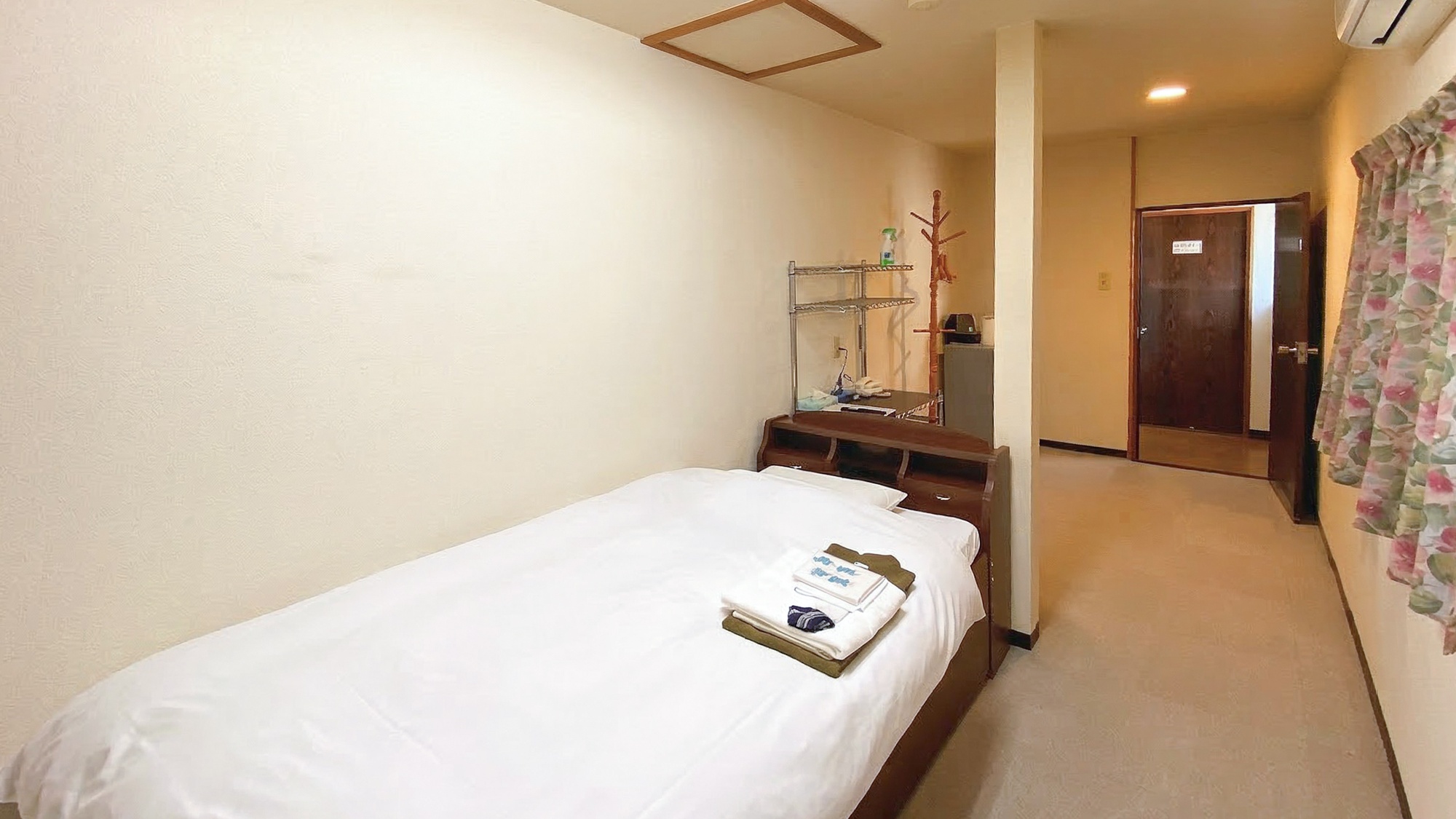 ・【本館：2F・O】シングルベッドルーム（喫煙）