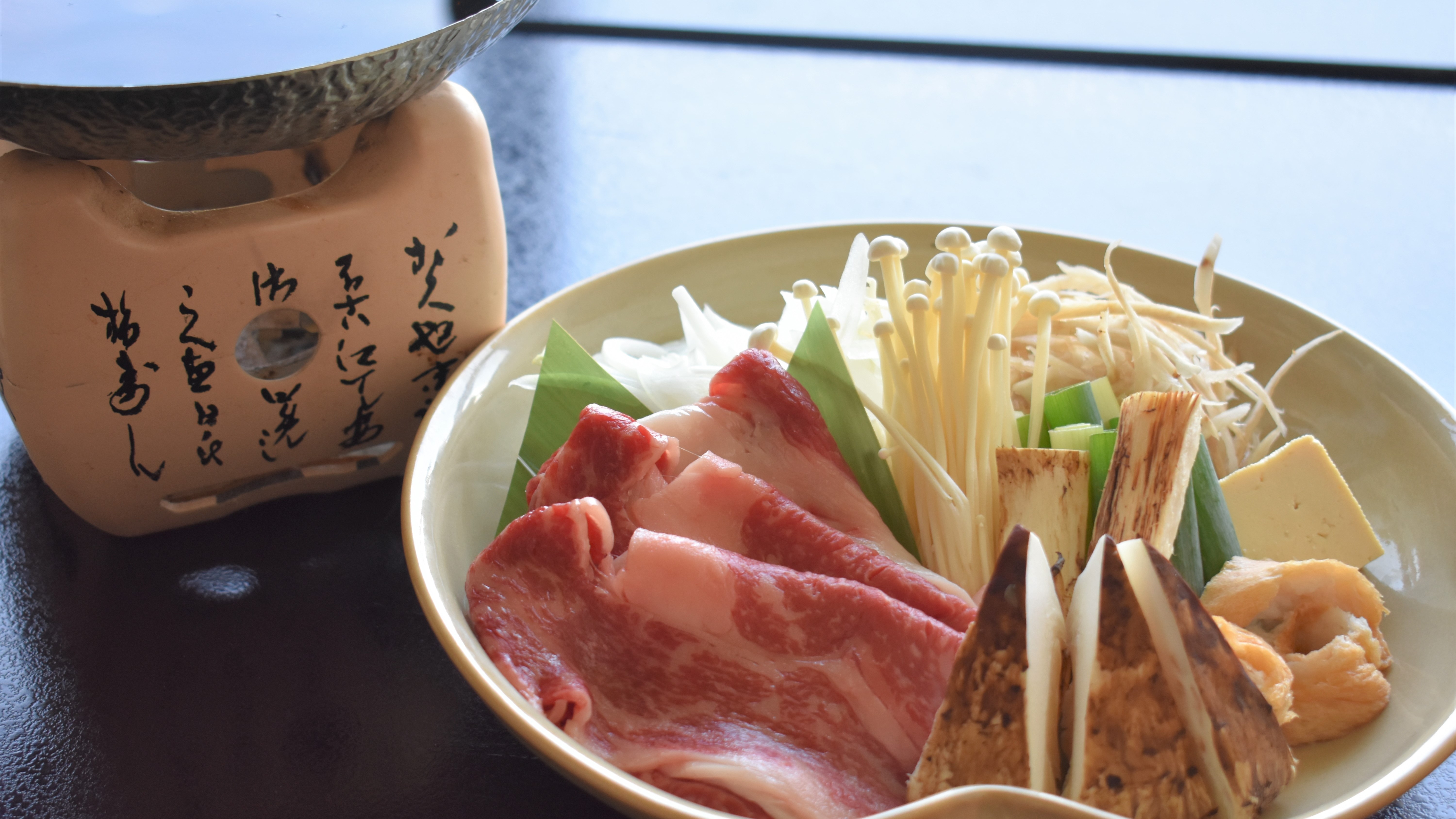 松茸の牛スキ鍋一例