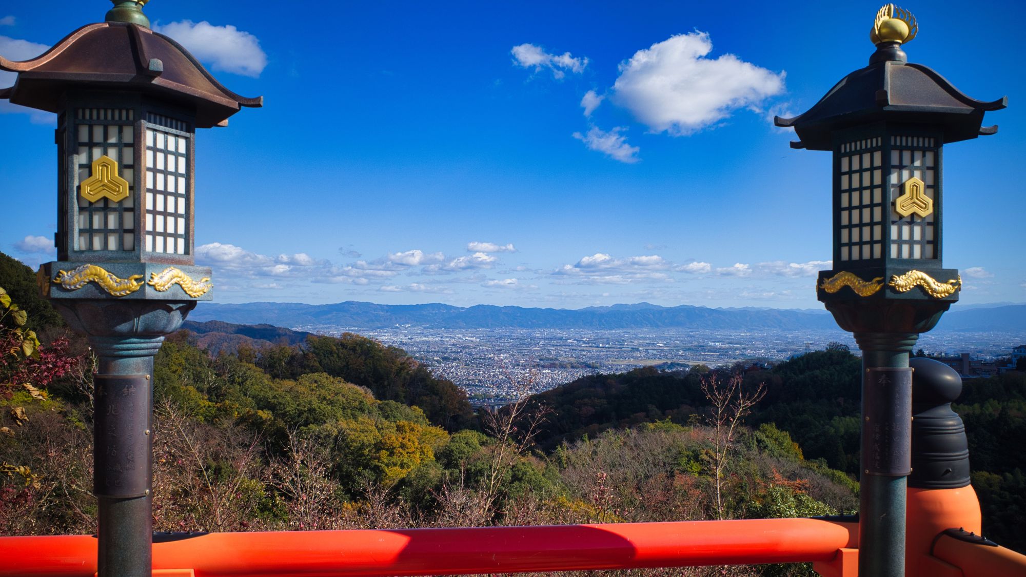 信貴山朝護孫子寺本堂