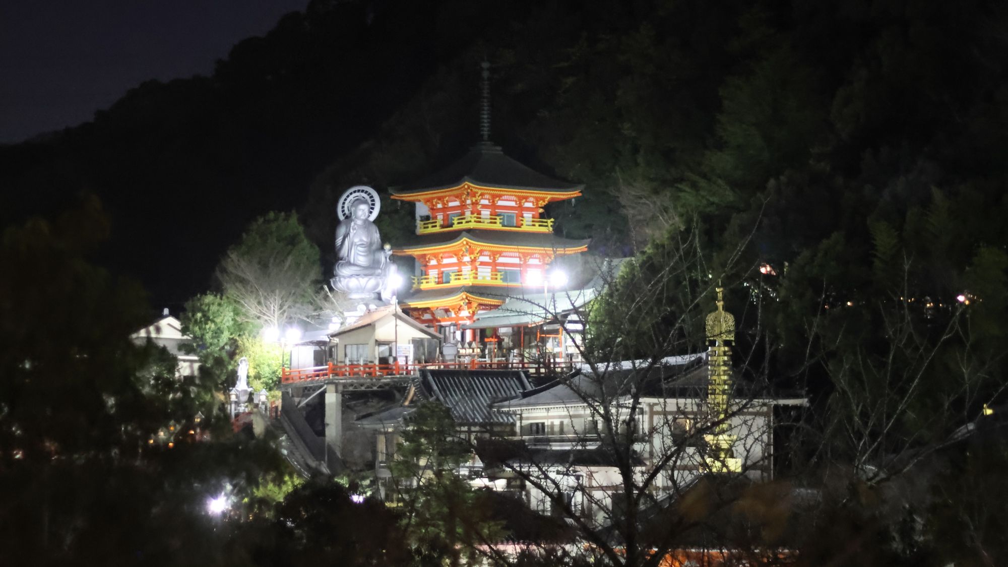 信貴山朝護孫子寺