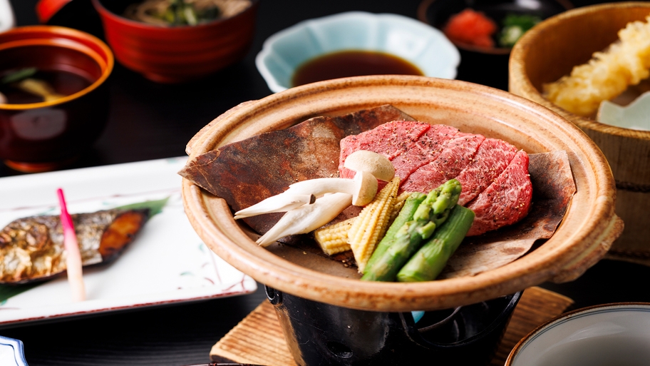 【夕朝食付】【地酒飲み比べ】A3等級飛騨牛ステーキと旬の和会席と温泉付き朝食プラン