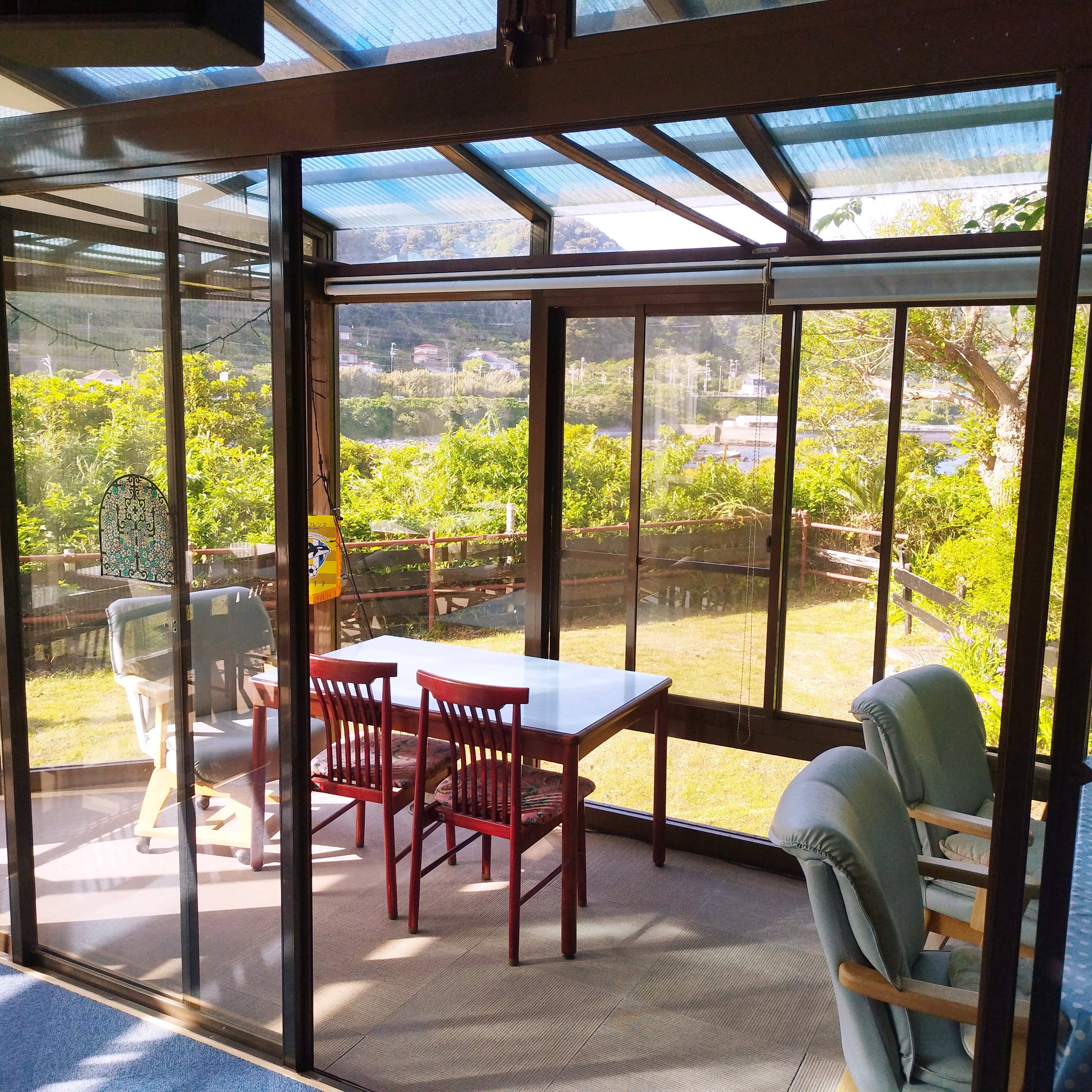 テラス席から見える海