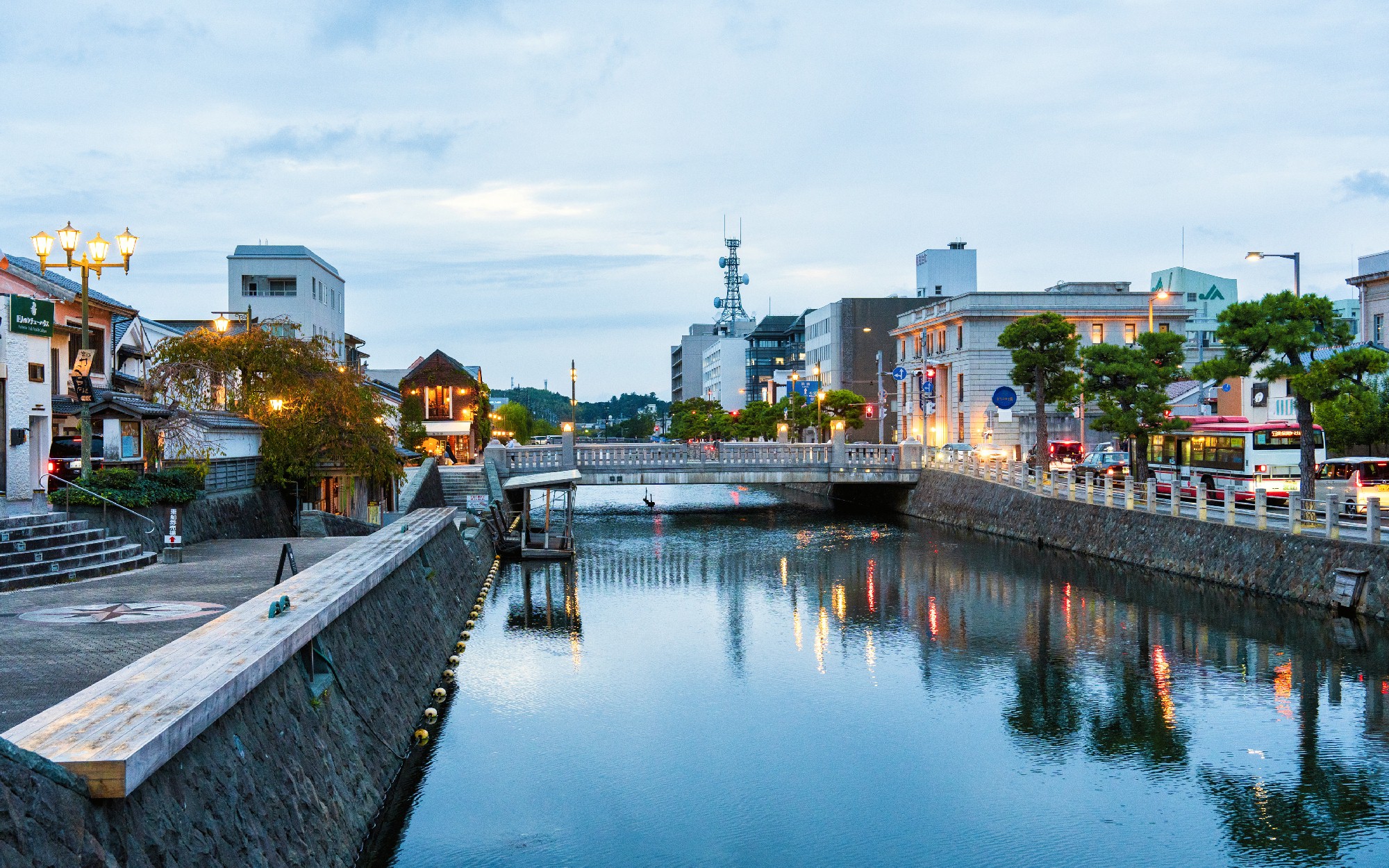 京橋川（堀川）の夜景