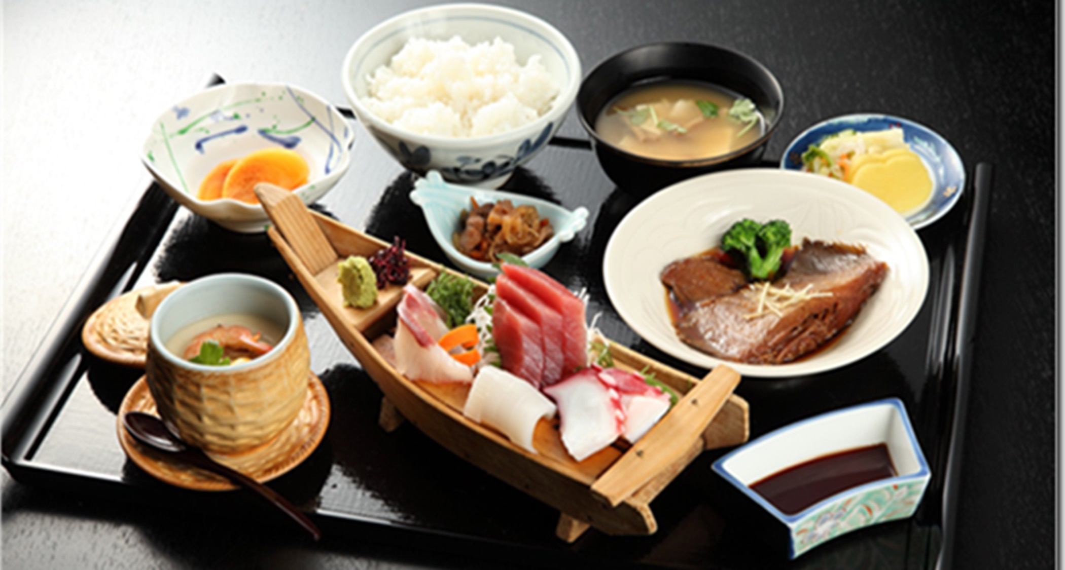 【夕食付＜朝食なし＞】当館大人気！直営鮮魚店より新鮮なお魚をご用意する≪網元定食≫