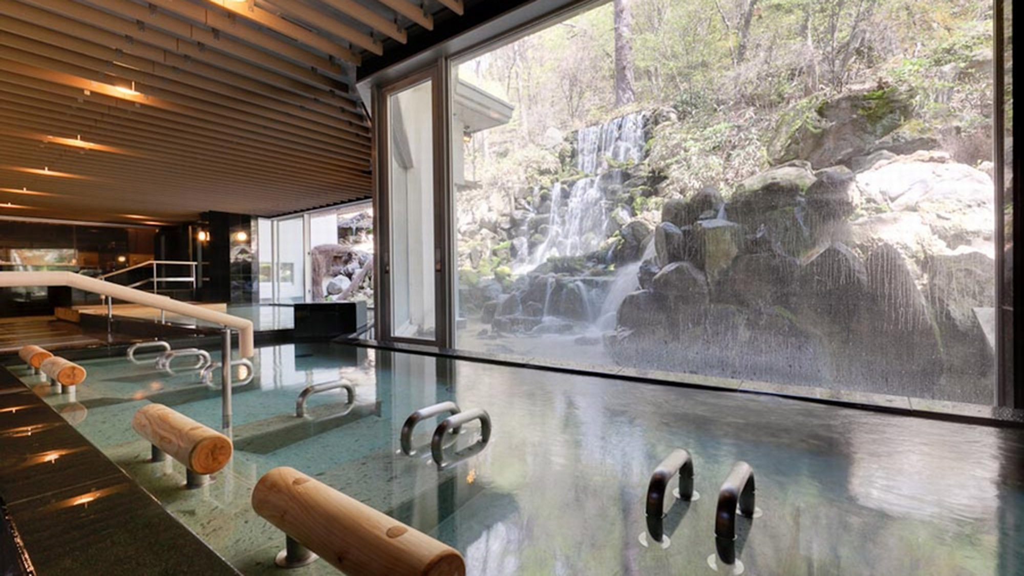 【大人気飲み放題プラン】夕食ビュッフェ+90分飲み放題付き！