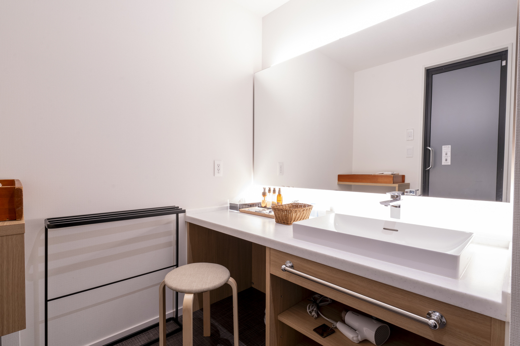 【信濃邸・水ノ音】天下の名湯「真湯」風呂付ツインルーム