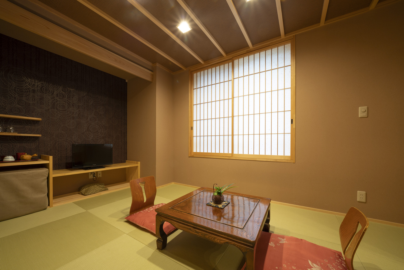 【転寝ノ間・ぶな】くつろぎスペース＋ツインベッド