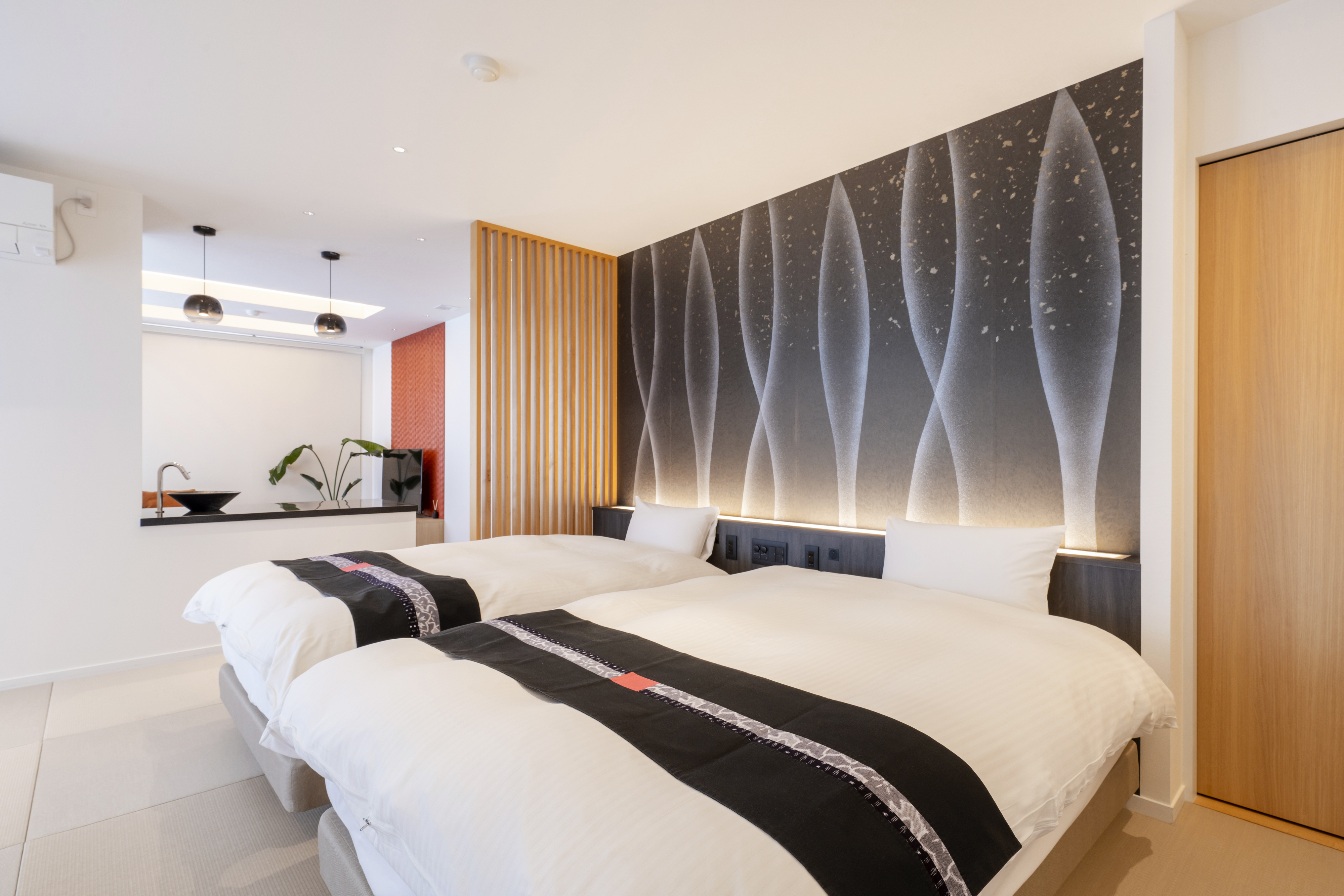 【信濃邸・銀花】ゆったりリビング＋天下の名湯「真湯」風呂付