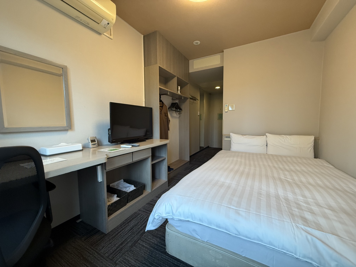 禁煙ダブルルーム16平米 ベッド140cm&times;190cm