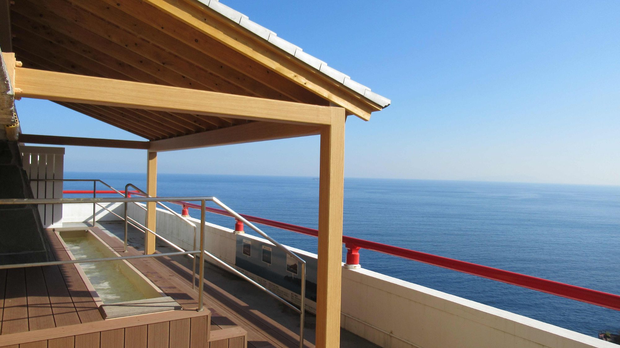 海を見ながら、熱海城の新足湯スポット