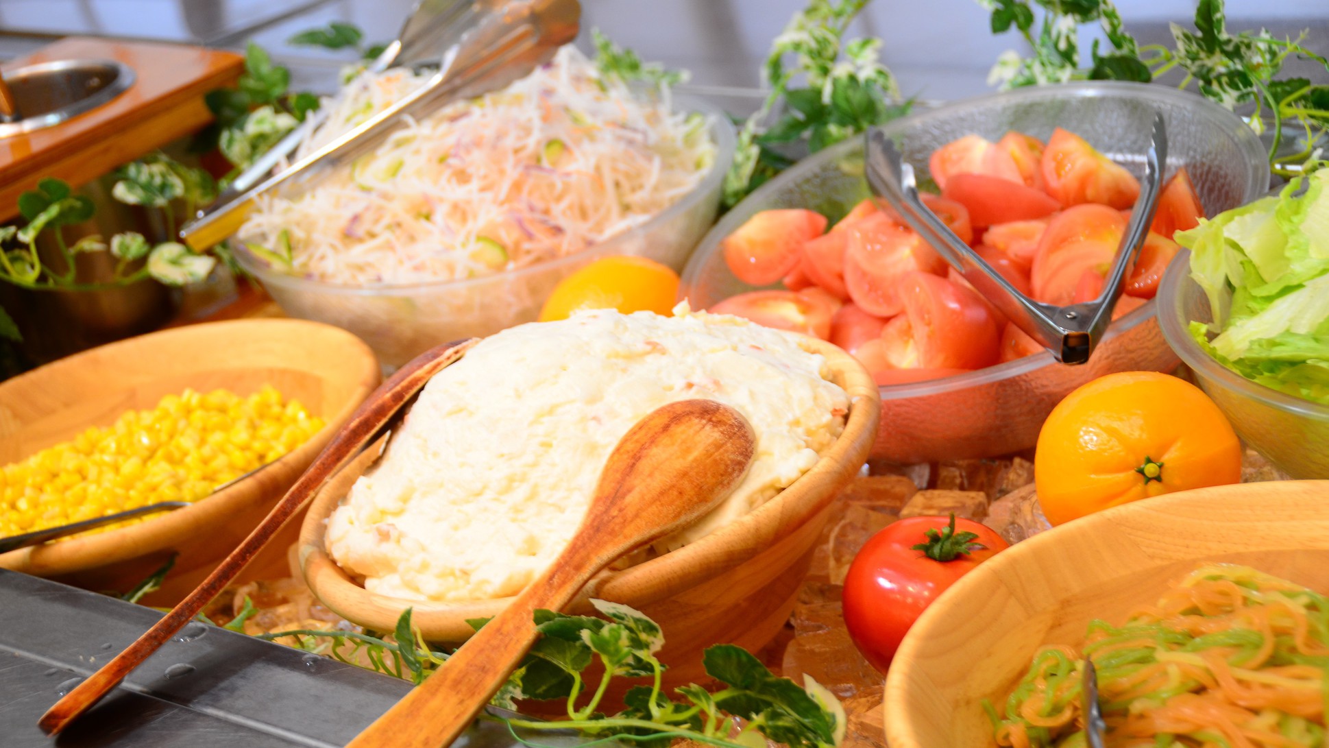 【70周年】【海の幸を楽しむ】鮑の天ぷらや近海マグロお造り＆ミニバイキング付＜レストラン／漣会席＞