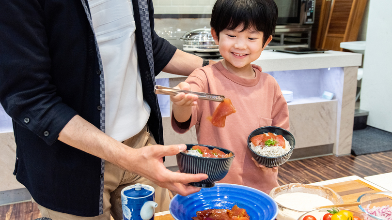 *【朝食】自由な組み合わせでお好みの海鮮丼を♪