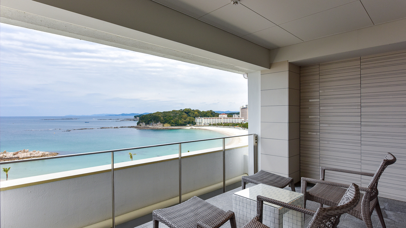 *【露天風呂付客室・特別室（紅の晶）】テラス