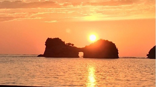 円月島　夕陽