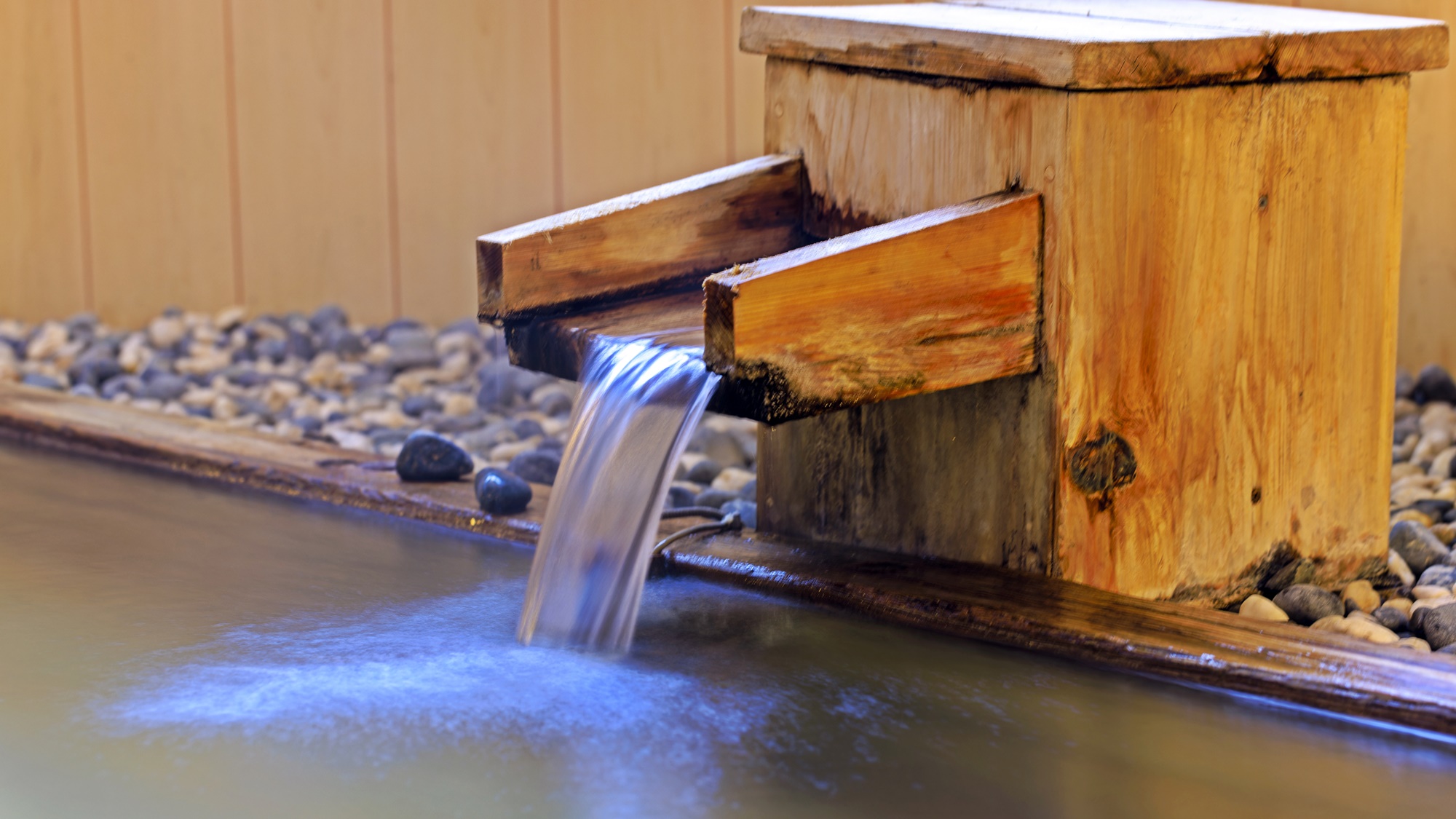 *【大浴場・宵待】歴史ある南紀白浜温泉の源泉かけ流しをご堪能ください。