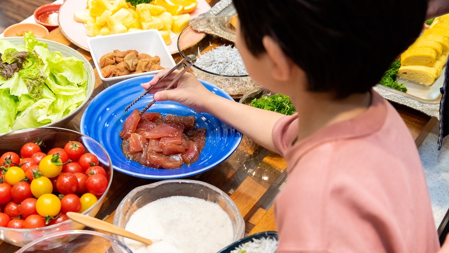 *【朝食】2022年4月スタート『ミニ海鮮丼』コーナー！