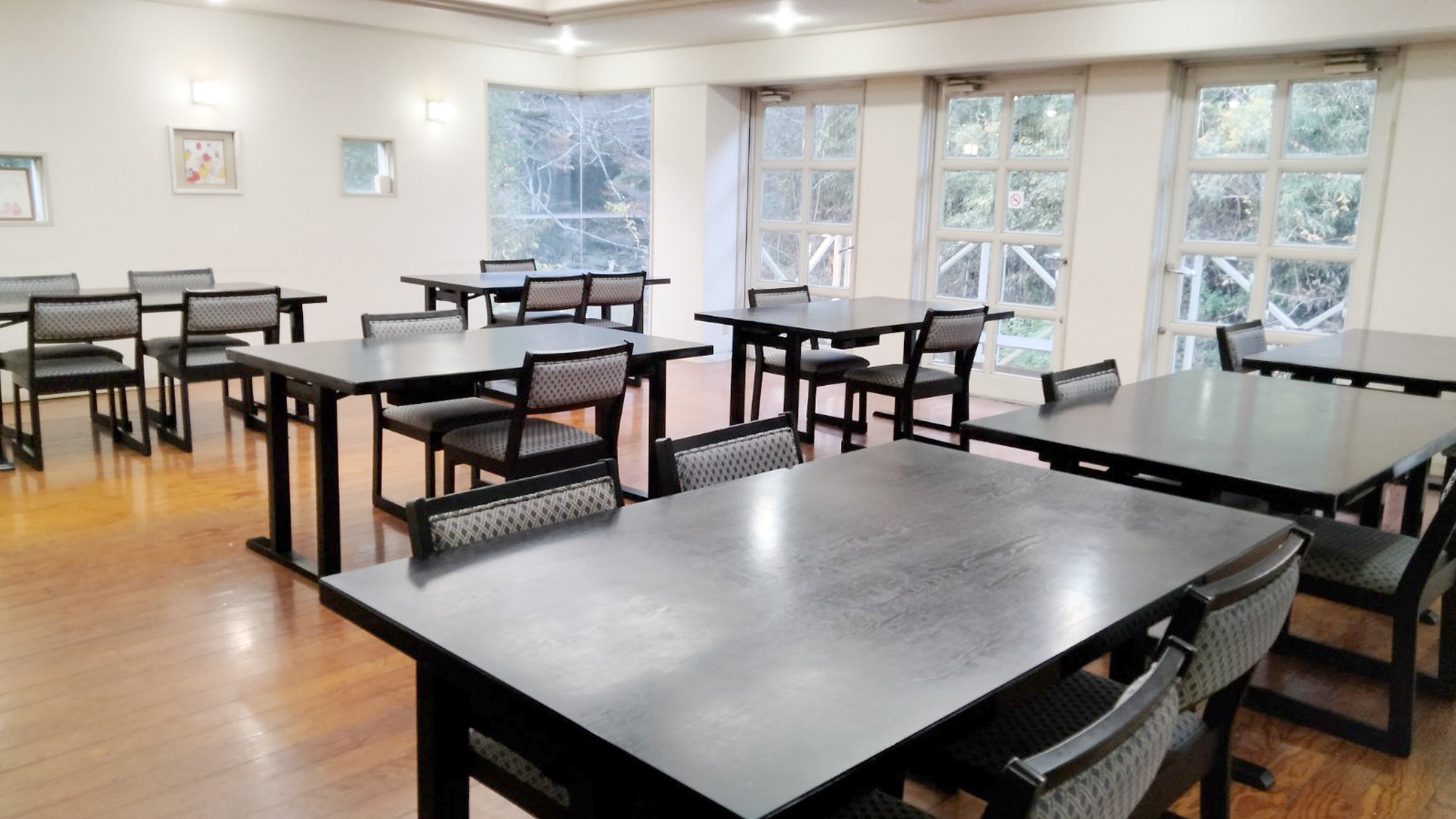 ・【ダイニング】お食事はこちらで。河津谷津湾直送の海の幸や新鮮野菜をご堪能下さい