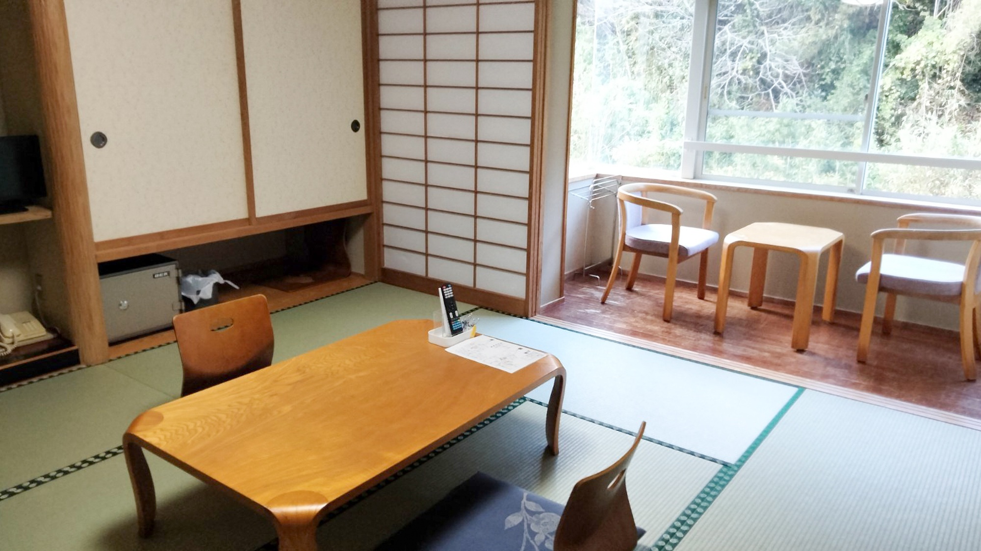 ・【客室】眺めの良い、落ち着いた畳のお部屋でゆっくりとお寛ぎください